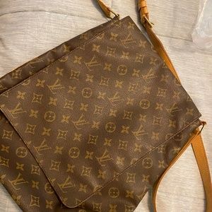 Louis Vuitton Salsa Musette along Strap GM